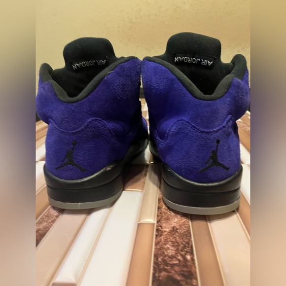 AIR JORDAN 5 RETRO 'ALTERNATE GRAPES’ Size 10.5! VNDS! - Picture 3 of 6